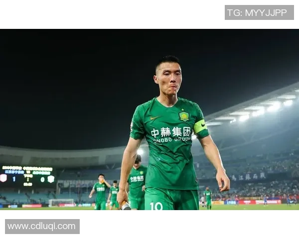 球星为球迷出头直言批评中国足球现状 呼吁重视青训与发展